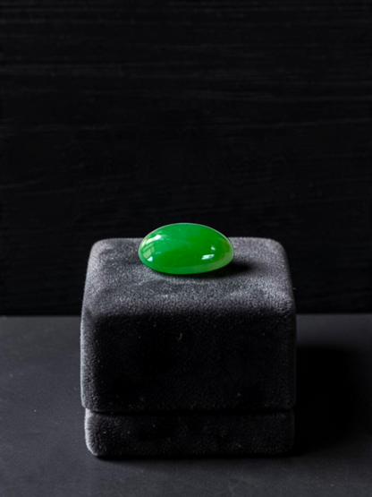 Certified MADE IN JAPAN 1.632 cts. Bright Green Burmese A-Jadeite Oval Cabochon Loose Stone LS92