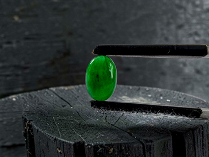 Certified MADE IN JAPAN 1.004 cts. Bright Vivid Green Burmese A-Jadeite Oval Cabochon Loose Stone LS93