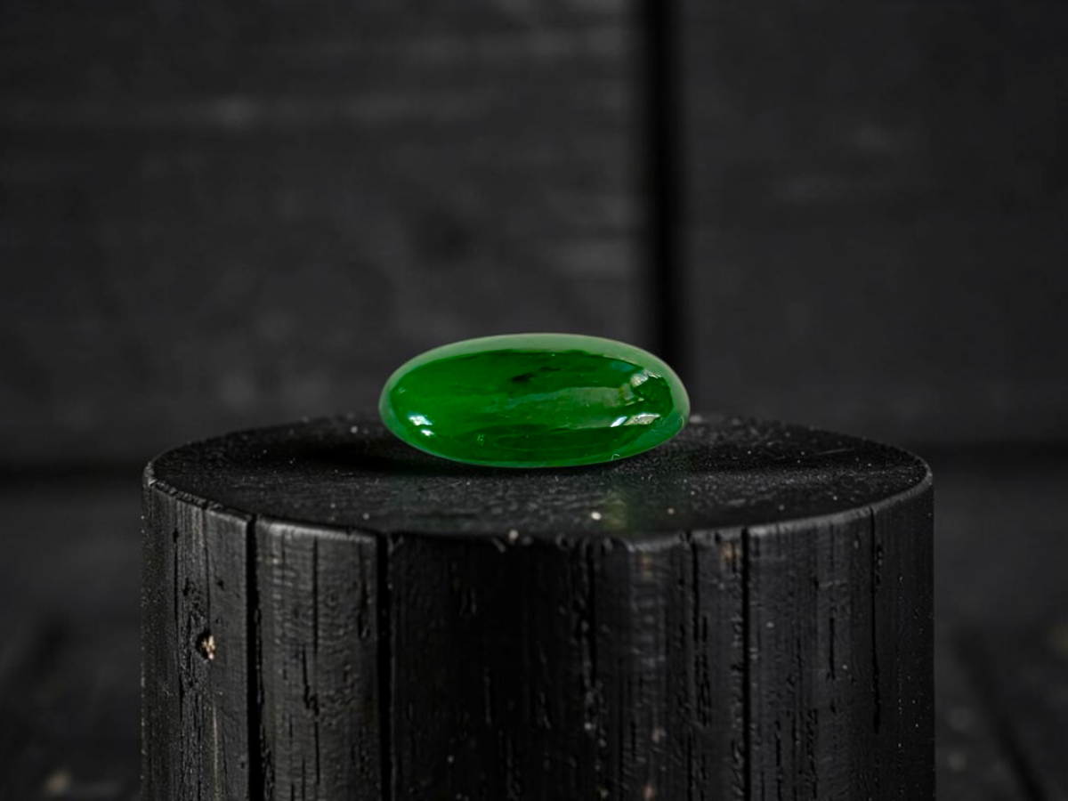 Certified MADE IN JAPAN 1.004 cts. Bright Vivid Green Burmese A-Jadeite Oval Cabochon Loose Stone LS93