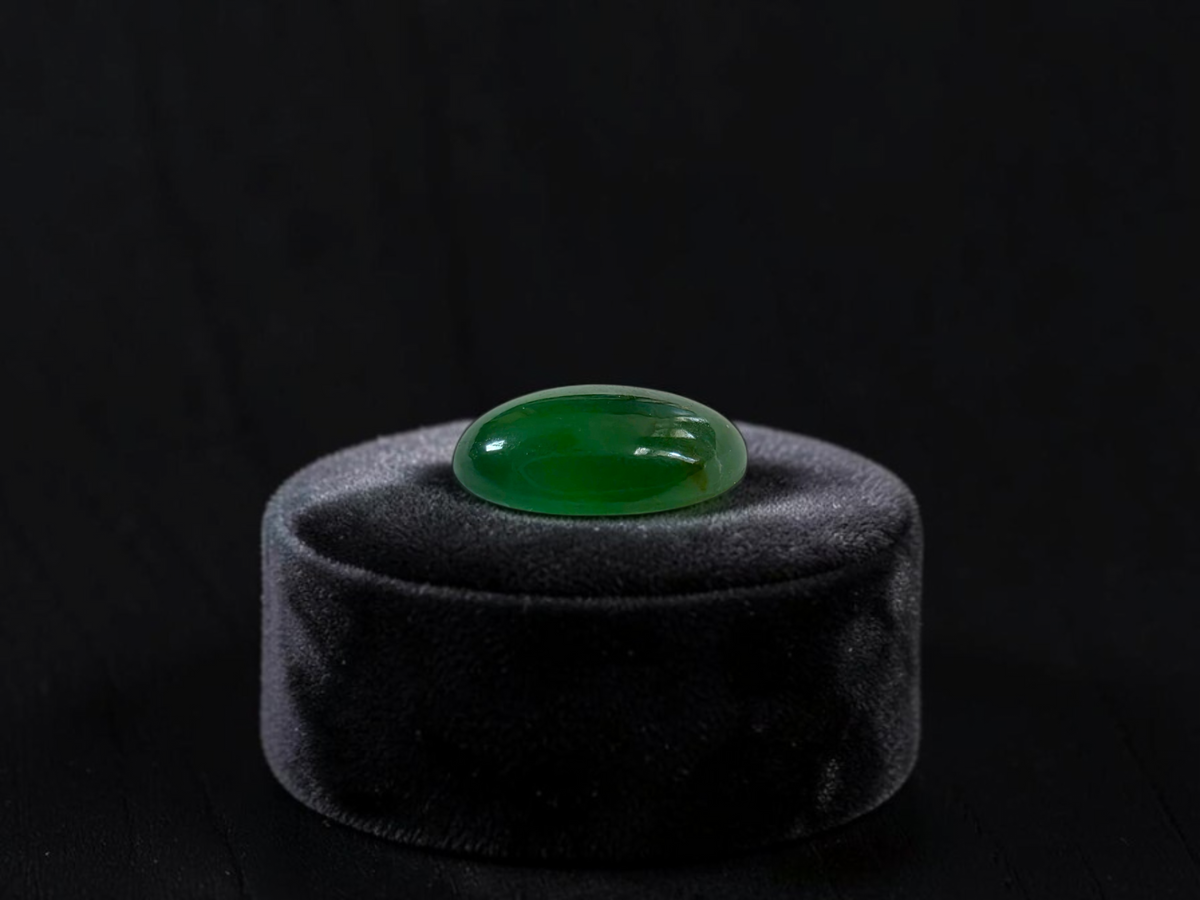 Certified MADE IN JAPAN 1.775 cts. Icy Jungle Green Burmese A-Jadeite Oval Cabochon Loose Stone LS94