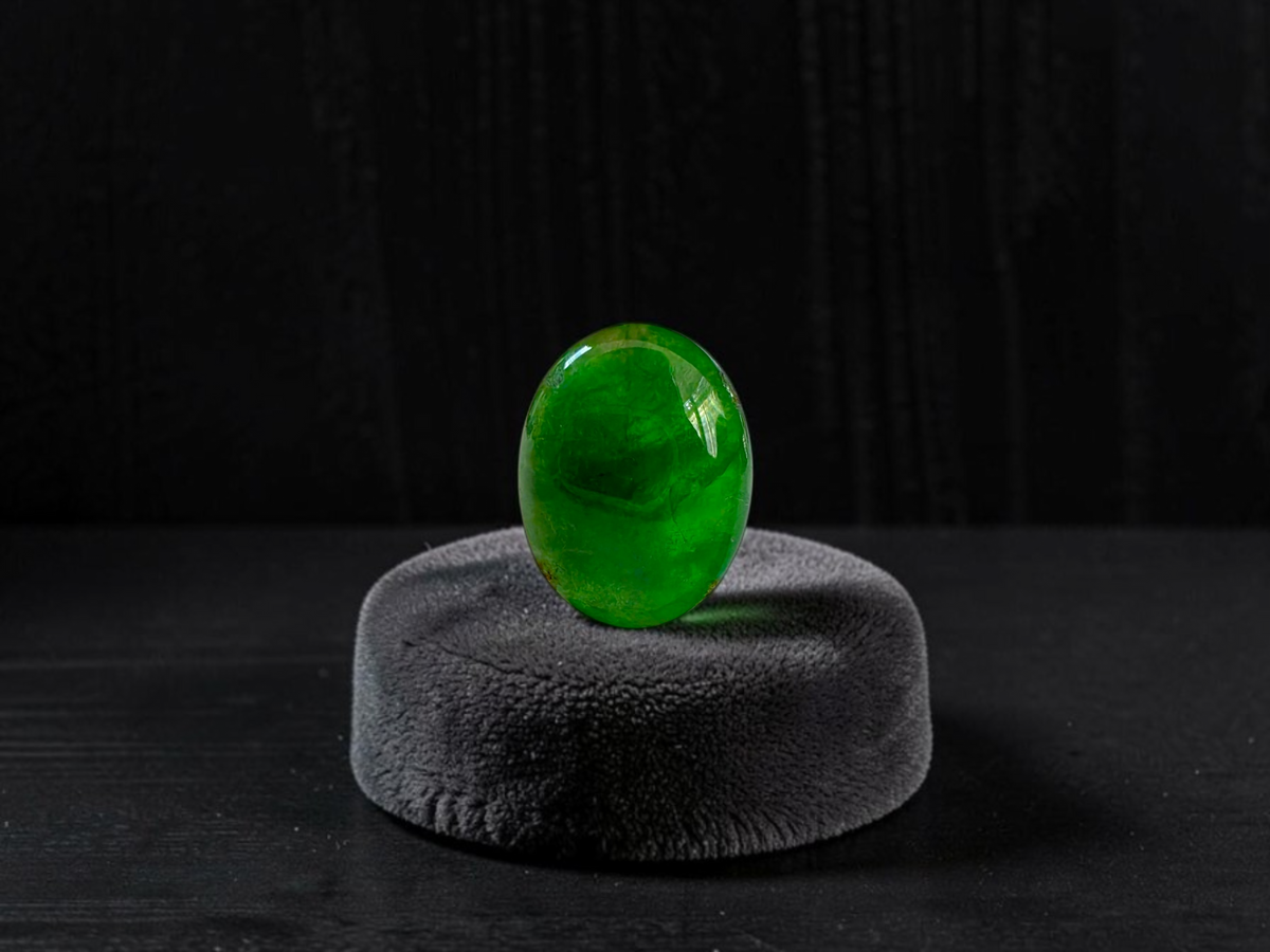 Certified MADE IN JAPAN 2.754 cts. Bright Vivid Green Burmese A-Jadeite Oval Cabochon Loose Stone LS96