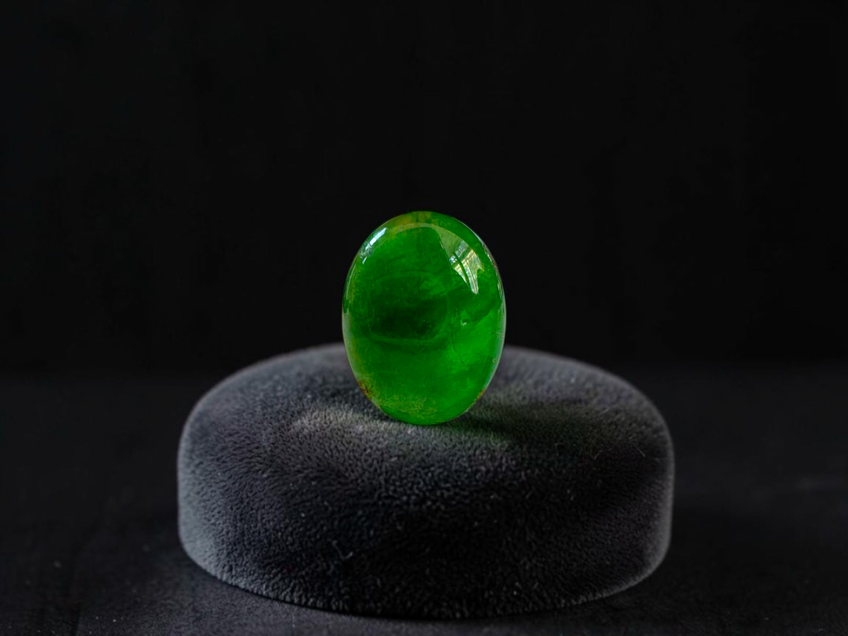 Certified MADE IN JAPAN 2.754 cts. Bright Vivid Green Burmese A-Jadeite Oval Cabochon Loose Stone LS96