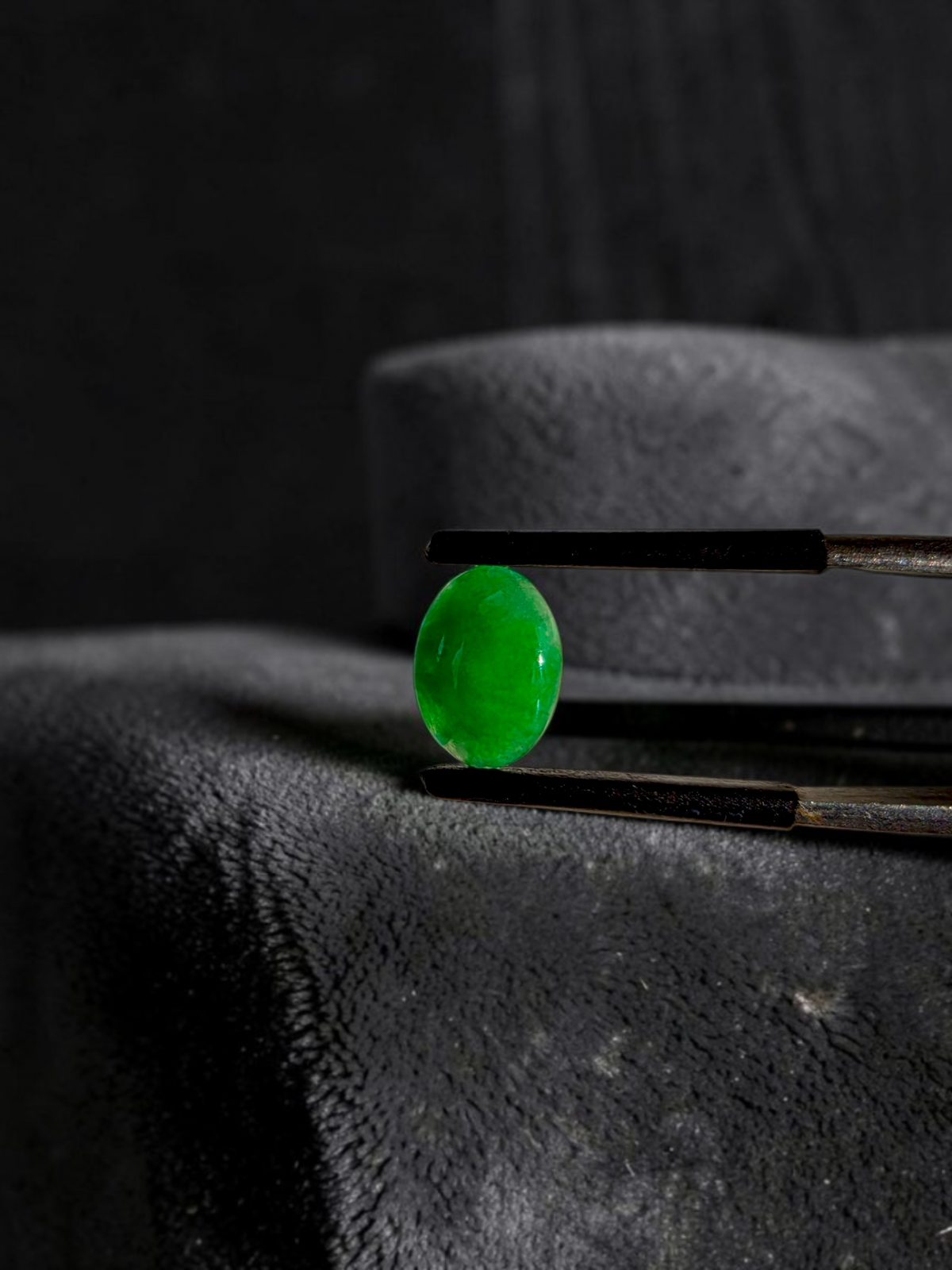 Certified MADE IN JAPAN 1.853 cts. Bright Vivid Spring Green Burmese A-Jadeite Oval Cabochon Loose Stone LS98