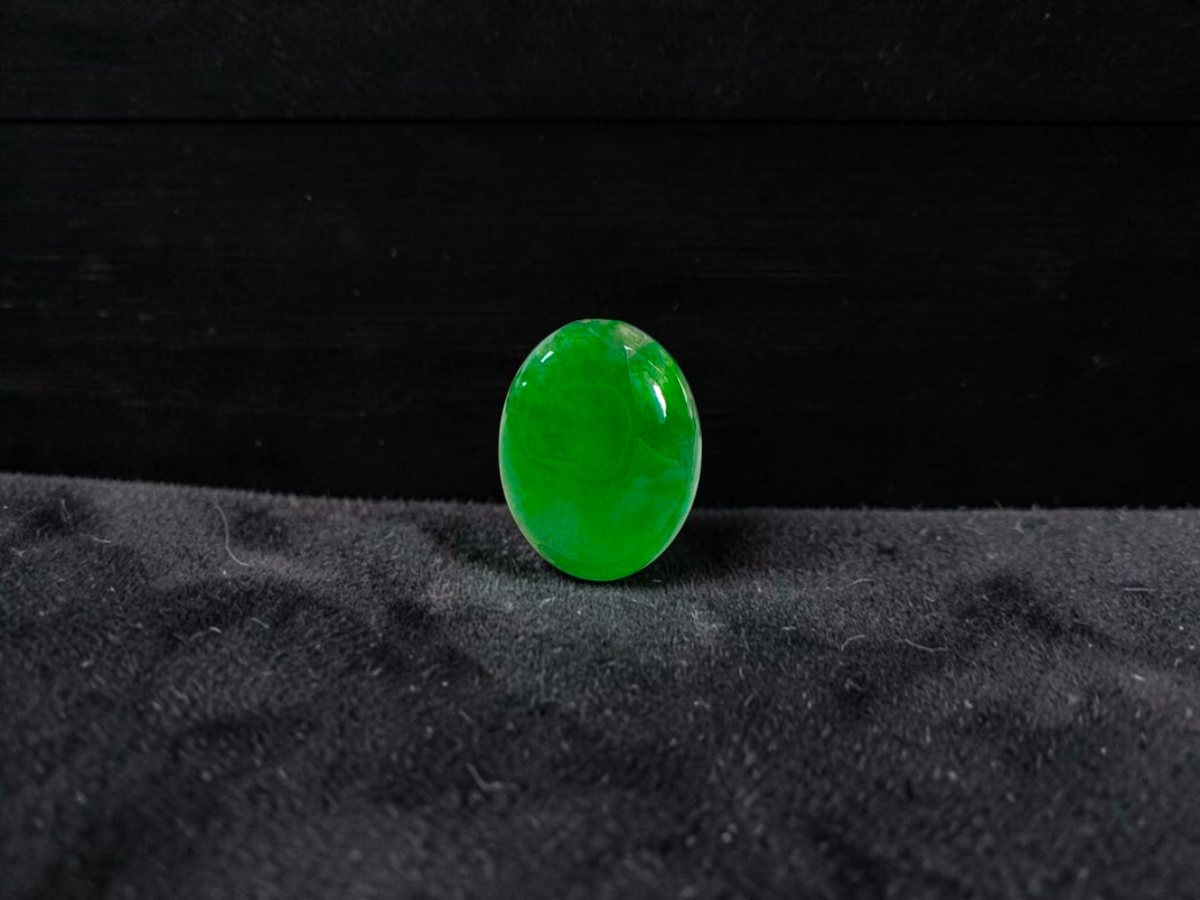 Certified MADE IN JAPAN 1.853 cts. Bright Vivid Spring Green Burmese A-Jadeite Oval Cabochon Loose Stone LS98
