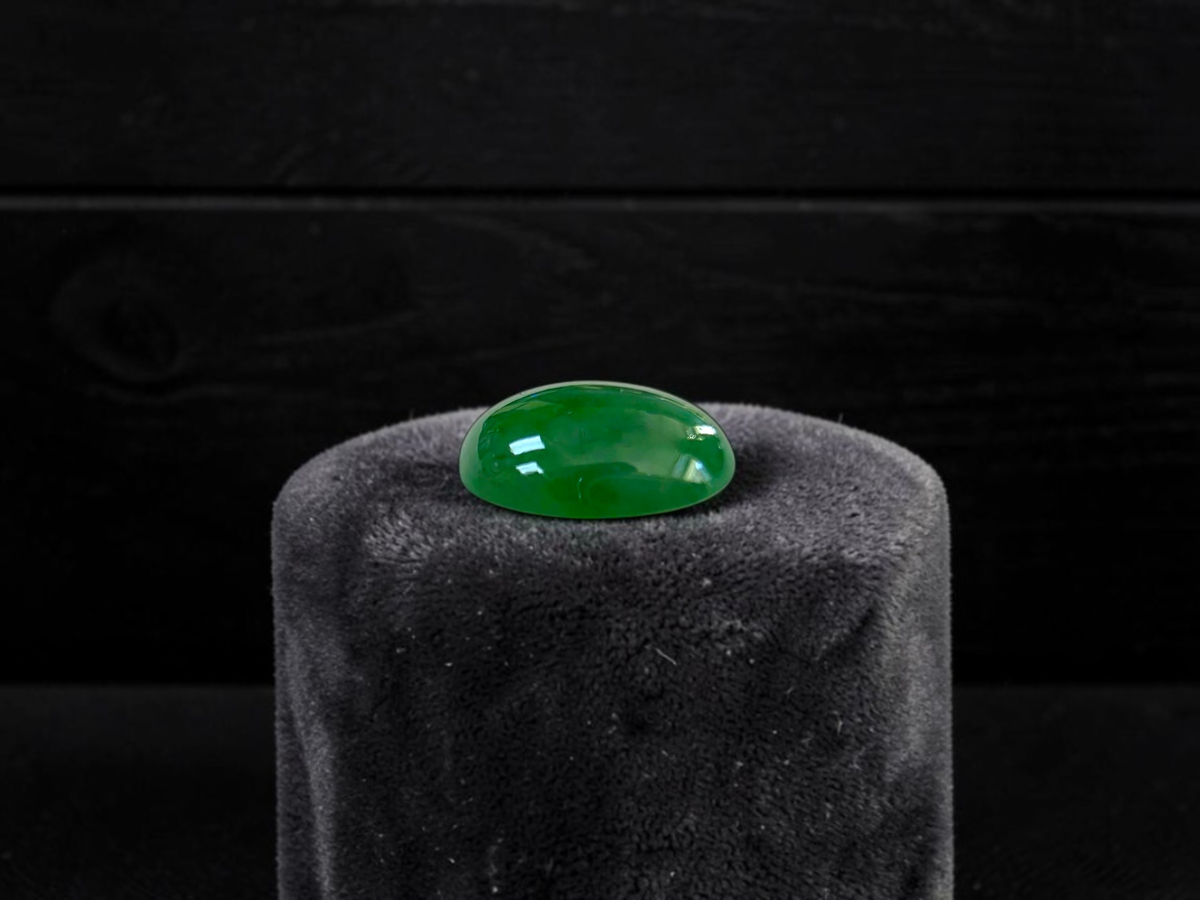 Certified MADE IN JAPAN 2.533 cts. Bright Glacial Green Burmese A-Jadeite Oval Cabochon Loose Stone LS99