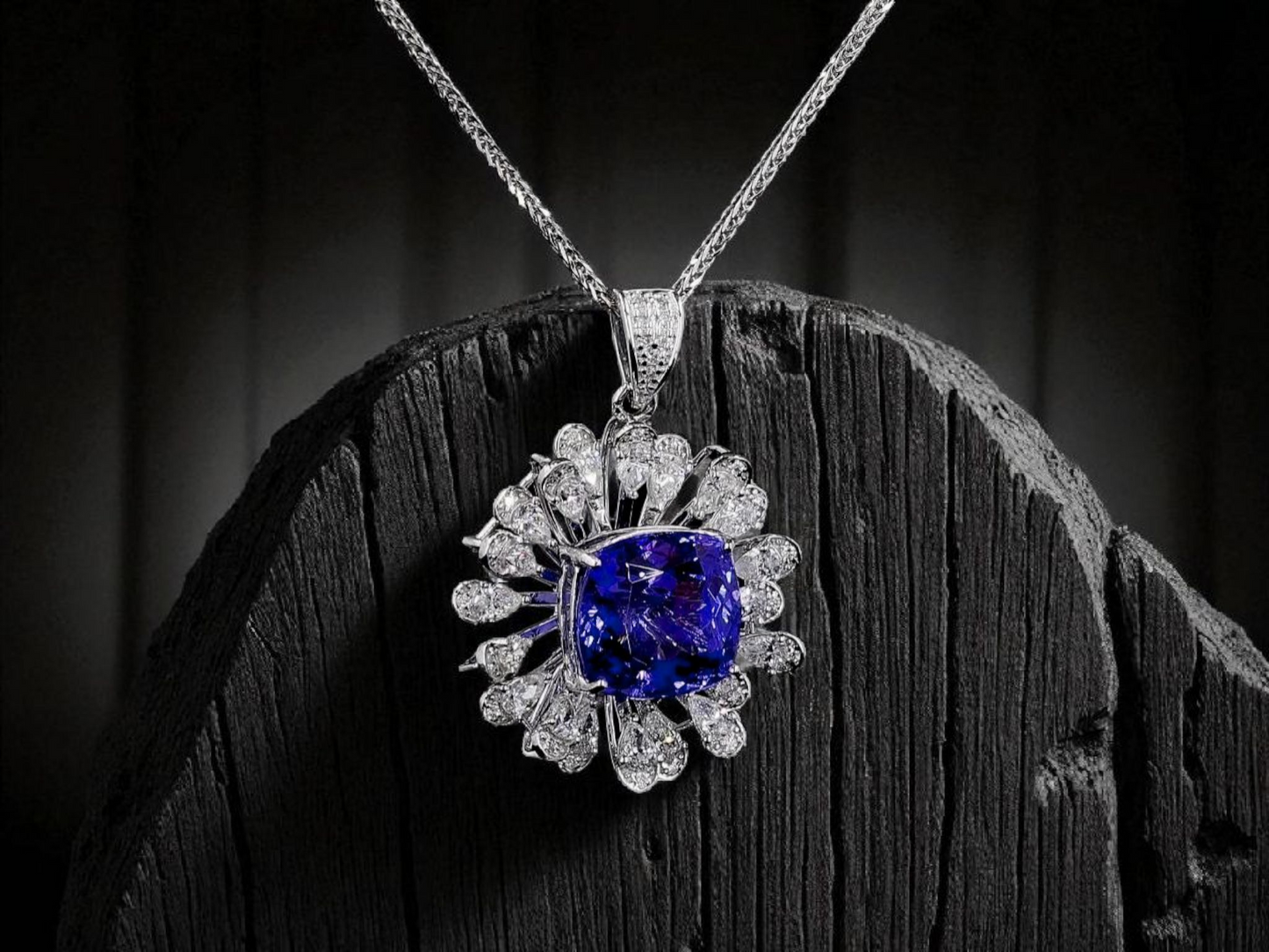 Teramo (4.94 cts.) Tanzanite and Natural Diamonds Pendant (with 18K White Gold)  - P3045