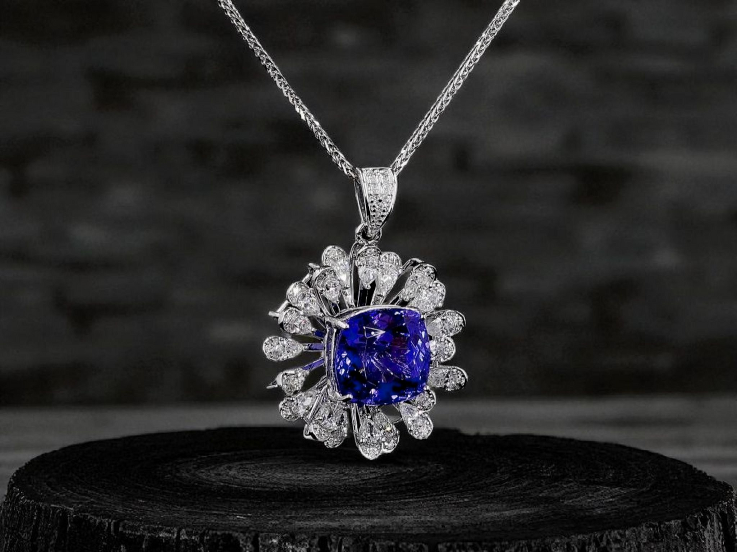 Teramo (4.94 cts.) Tanzanite and Natural Diamonds Pendant (with 18K White Gold)  - P3045