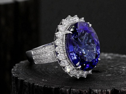 Avellino (13.50 cts.) Tanzanite and Natural Diamonds Ring (with 18K White Gold) -R3955
