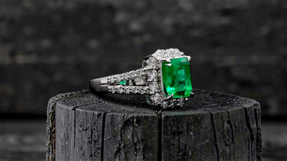 Handa MADE IN JAPAN Certified 2.34 cts. Minor Oil Vivid Green Columbian Emerald Ring with Platinum 900 and White Diamonds Size US6  - R14