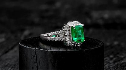 Handa MADE IN JAPAN Certified 2.34 cts. Minor Oil Vivid Green Columbian Emerald Ring with Platinum 900 and White Diamonds Size US6  - R14