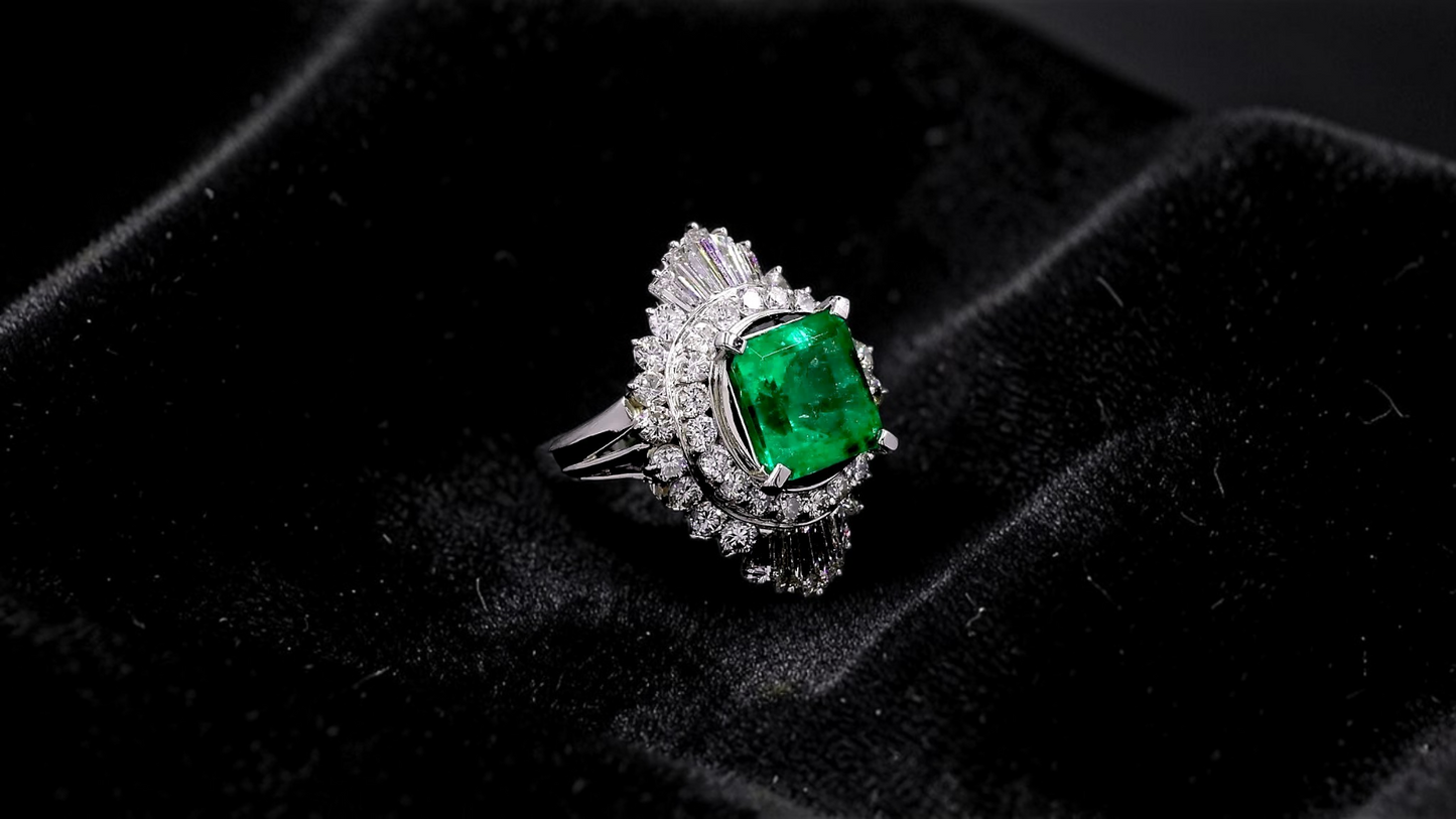 Kasugai MADE IN JAPAN Certified 3.17 cts. Vivid Green Columbian Emerald Ring with Platinum 900 and White Diamonds Size US4.5  - R15