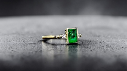 Toyokawa Certified 0.73cts. Green Columbian Emerald Ring with 18K Yellow Gold and White Diamonds Size US 6.5  - R17