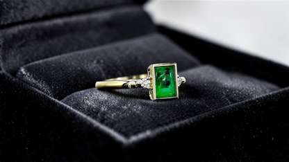 Toyokawa Certified 0.73cts. Green Columbian Emerald Ring with 18K Yellow Gold and White Diamonds Size US 6.5  - R17
