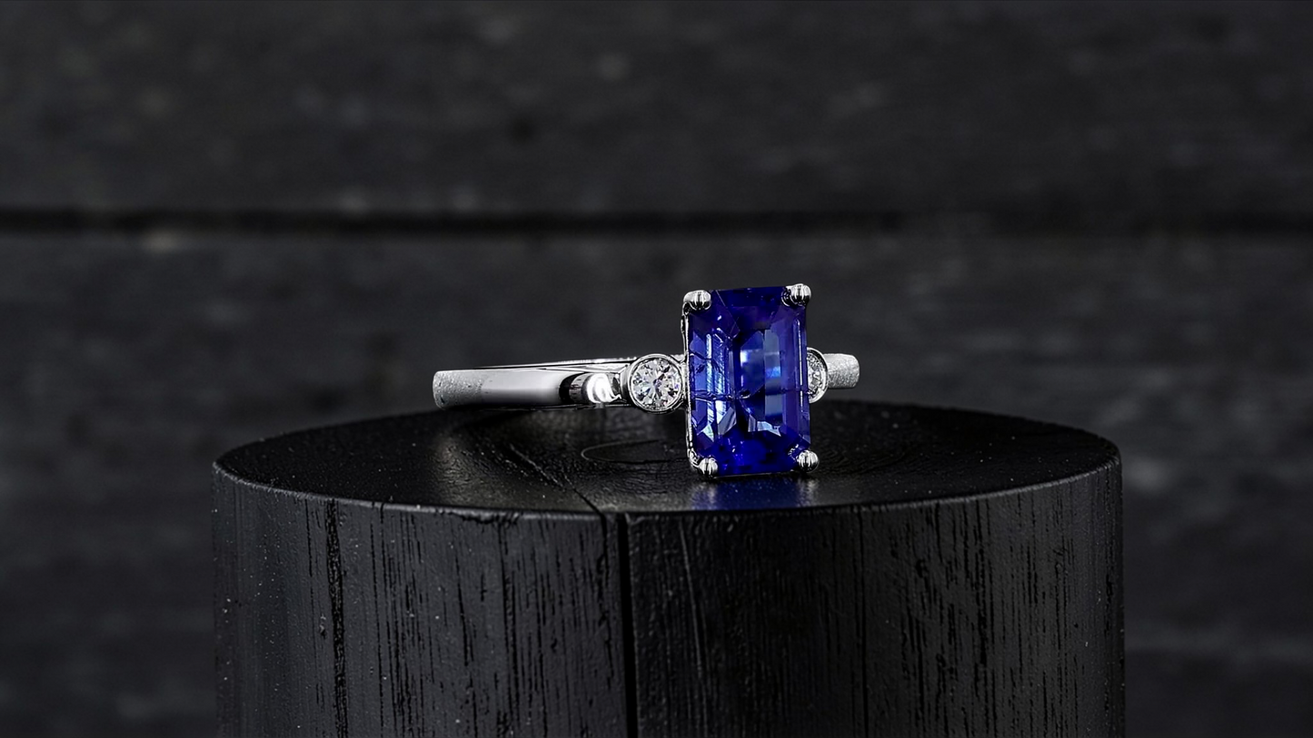 Tsushima Certified 2.02 cts. Natural Cornflower Blue Sapphire Ring with 18K White Gold and White Diamonds Size US 7.5  - R18