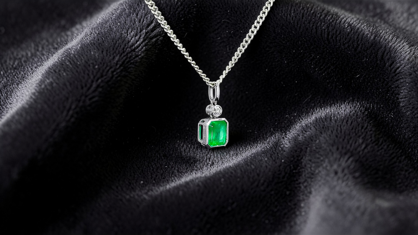 Kariya Certified 1.07 cts. Vivid Green Columbian Emerald Charm Pendant with 18K White Gold and White Diamonds - V1