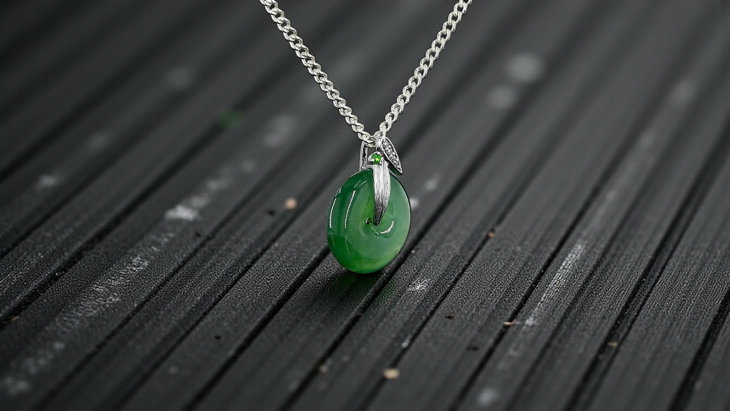 Niseko Round Burmese A-Jadeite 15.00 mm Donut Charm Pendant (with 18K White Gold and White Diamonds) - Certified