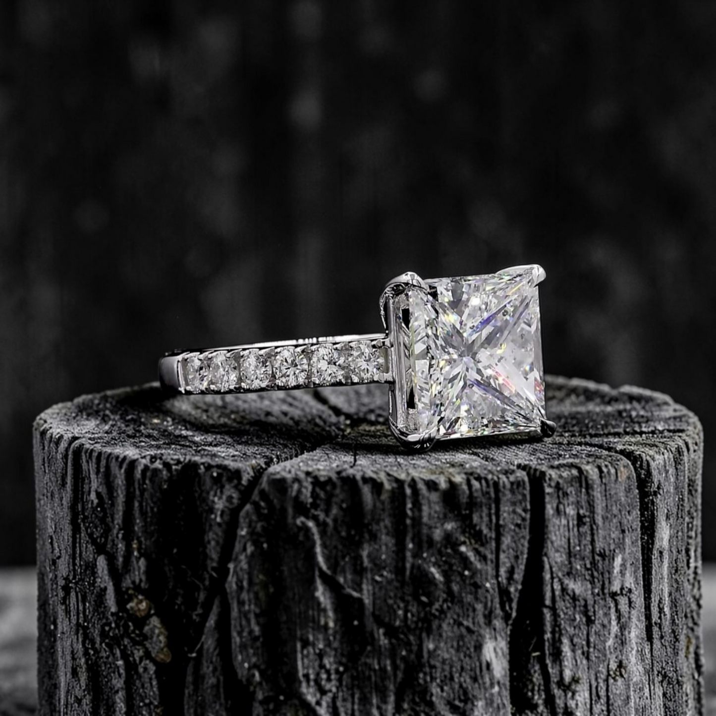Ohime 4.01 cts. Natural Princess-Cut E i1 Diamond Cocktail Ring with Round White VVS Diamonds and 18K White Gold - GIA Certified-R10