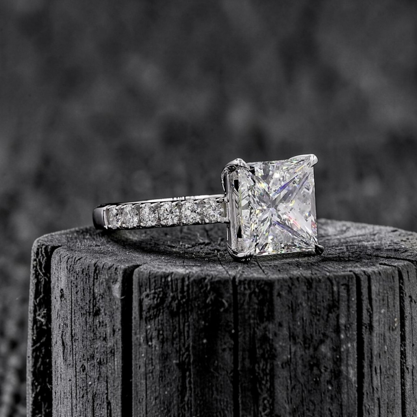 Ohime 4.01 cts. Natural Princess-Cut E i1 Diamond Cocktail Ring with Round White VVS Diamonds and 18K White Gold - GIA Certified-R10