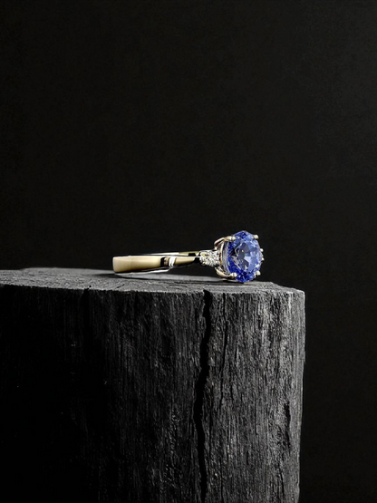 Certified Kyoto Oval Shaped 1.17 cts. No Heat Natural Blue Sapphire Ring with 14K Yellow Gold and White Diamonds Size US 6.5  - R7