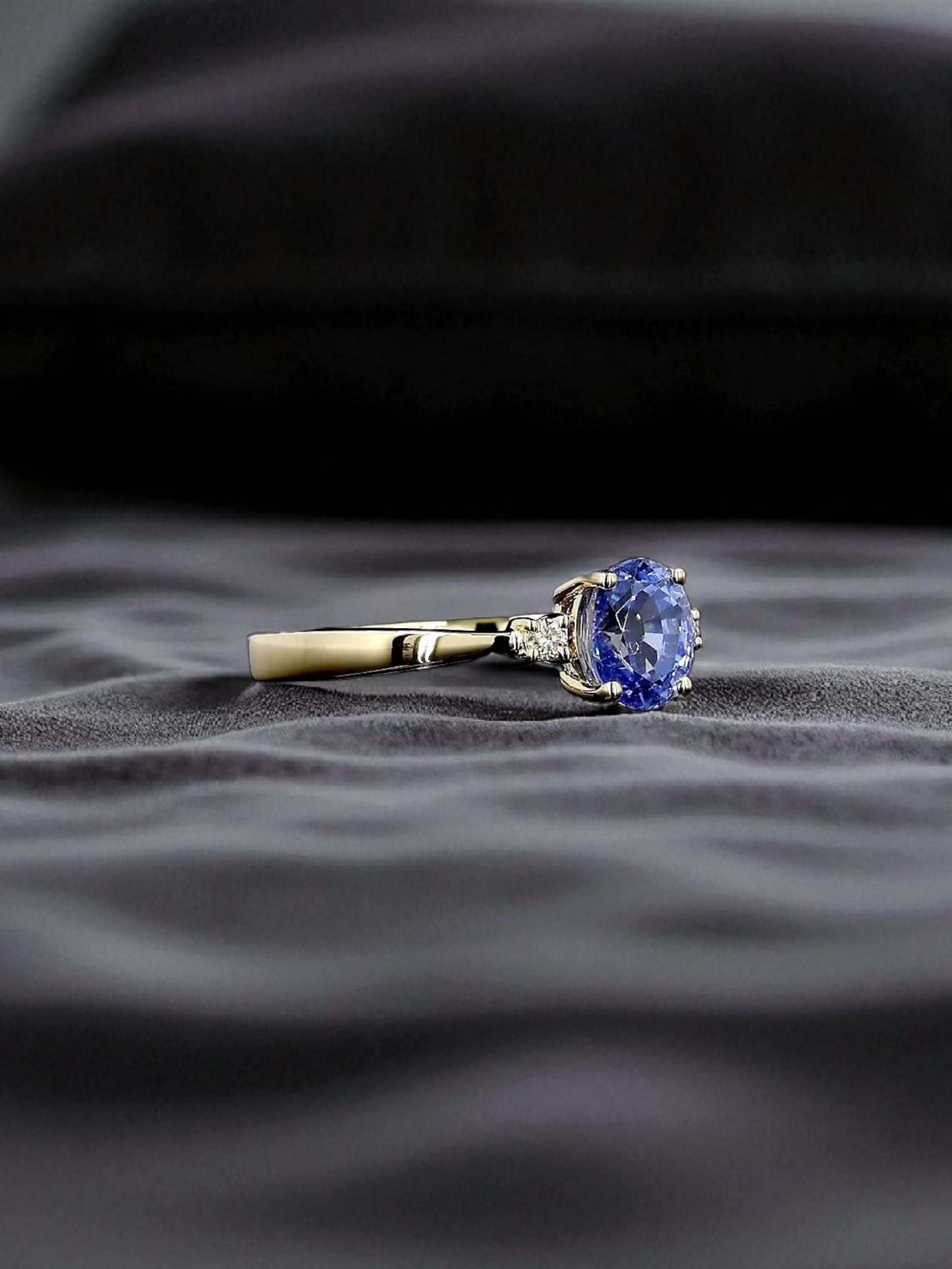 Certified Kyoto Oval Shaped 1.17 cts. No Heat Natural Blue Sapphire Ring with 14K Yellow Gold and White Diamonds Size US 6.5  - R7