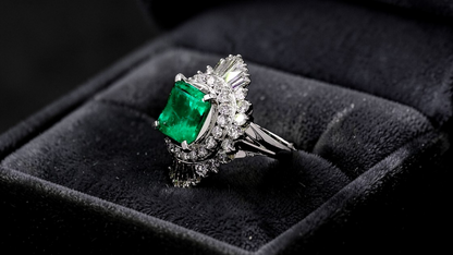 Kasugai MADE IN JAPAN Certified 3.17 cts. Vivid Green Columbian Emerald Ring with Platinum 900 and White Diamonds Size US4.5  - R15