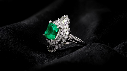 Kasugai MADE IN JAPAN Certified 3.17 cts. Vivid Green Columbian Emerald Ring with Platinum 900 and White Diamonds Size US4.5  - R15
