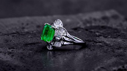 Nishio MADE IN JAPAN Certified 3.51 cts. Muzo Vivid Green Columbian Emerald Ring with Platinum 900 and White Diamonds Size US6  - R16