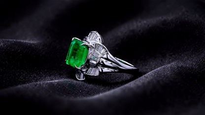 Nishio MADE IN JAPAN Certified 3.51 cts. Muzo Vivid Green Columbian Emerald Ring with Platinum 900 and White Diamonds Size US6  - R16