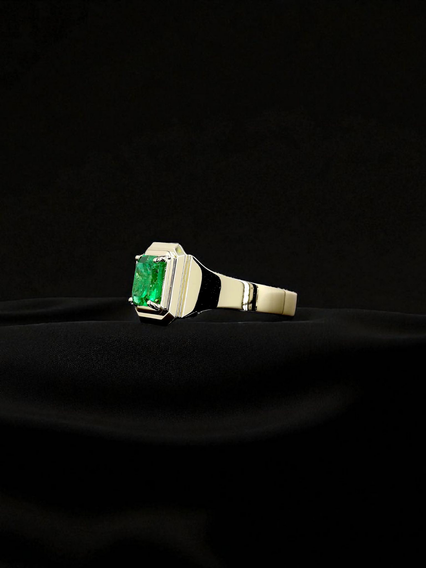 Certified Natural Columbian Emerald 1.72 cts (Vivid Green) Men's Ring with 14K Yellow Gold - Size US 9 - R6