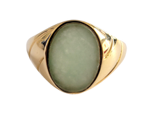 Load image into Gallery viewer, Fyie Signet Spring Jade Ring (with 14K Gold)