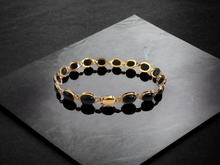 將圖片載入到圖庫檢視器中， Tibetan Black Onyx Bracelet (with 14K Yellow Gold)