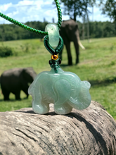 画像をギャラリービューアに読み込む, Sapporo Burmese A-Jadeite Elephant Pendant Necklace with FYORO String