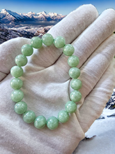 將圖片載入到圖庫檢視器中， Imperial Green Burmese A-Jadeite Jade Beaded Bracelet (10mm Each x 19 beads) 05003