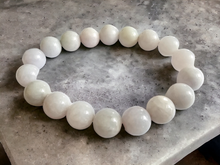 將圖片載入到圖庫檢視器中， Imperial Lavender Burmese A-Jadeite Jade Beaded Bracelet (10mm Each x 18 beads) 06003