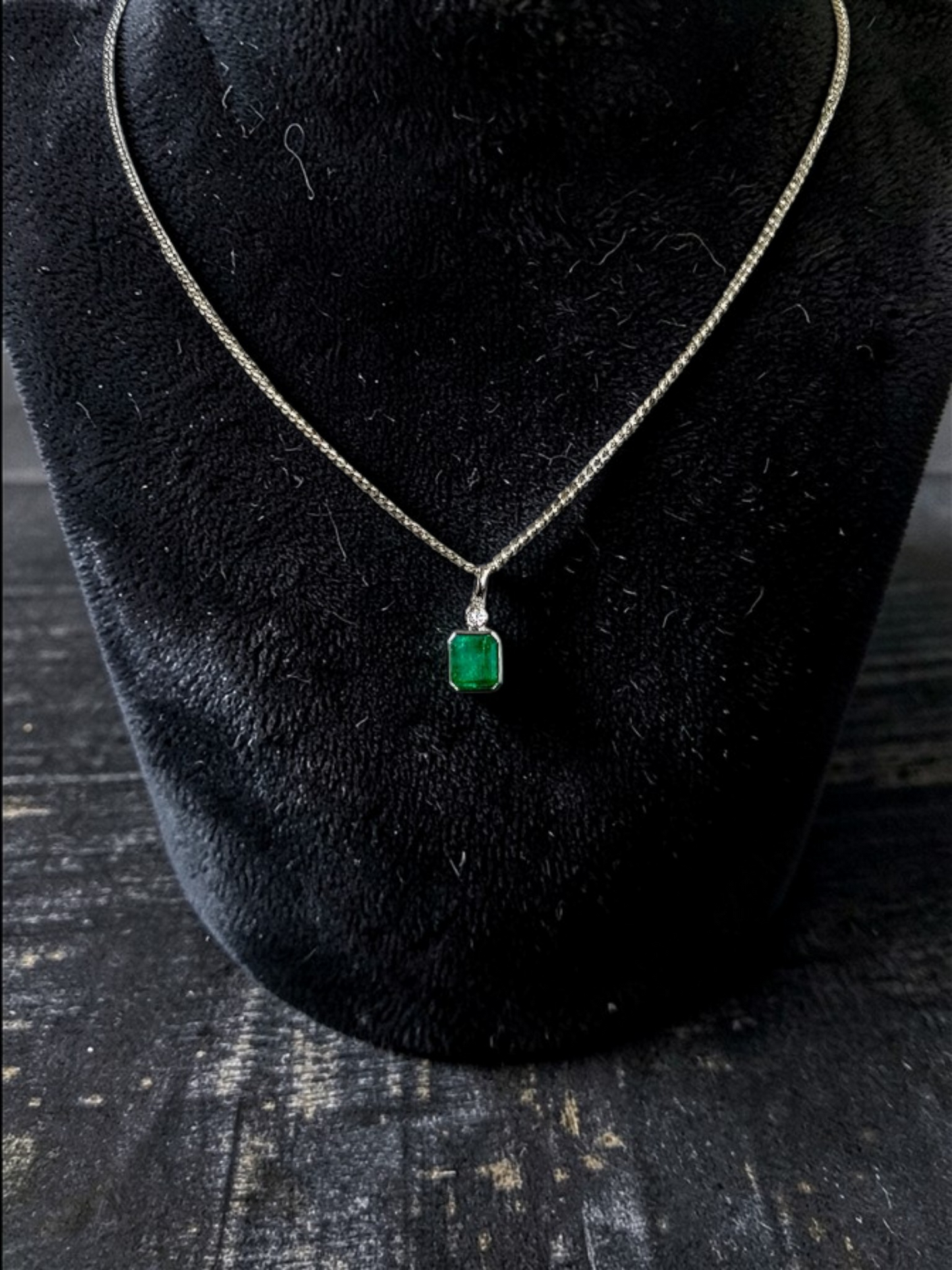 Kariya Certified 1.33 cts. Vivid Green Columbian Emerald Charm Pendant with 18K White Gold and White Diamonds - V2
