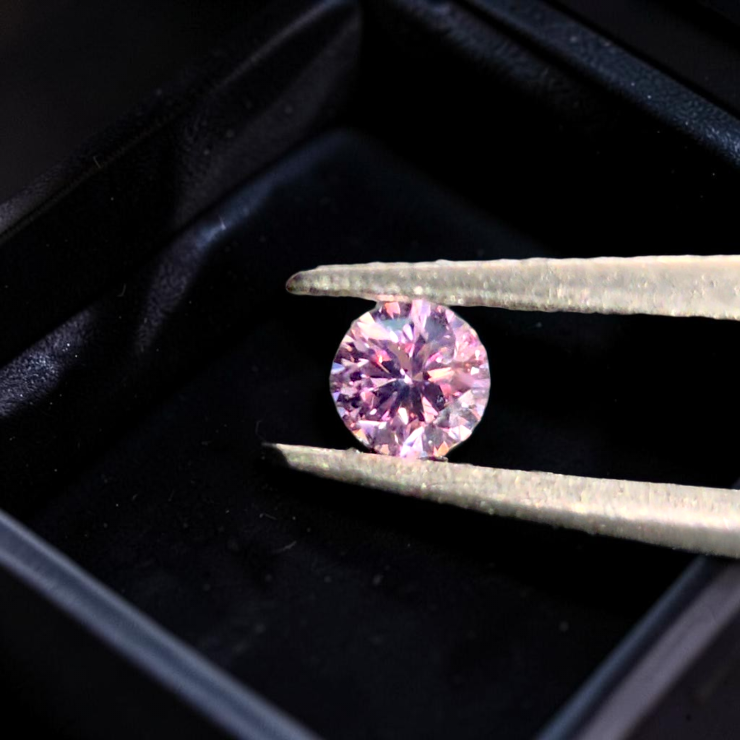 CGL Certified Natural 0.082 cts. Fancy Intense Purplish Pink VVS1 Round Brilliant Diamond Loose Stone - LS77