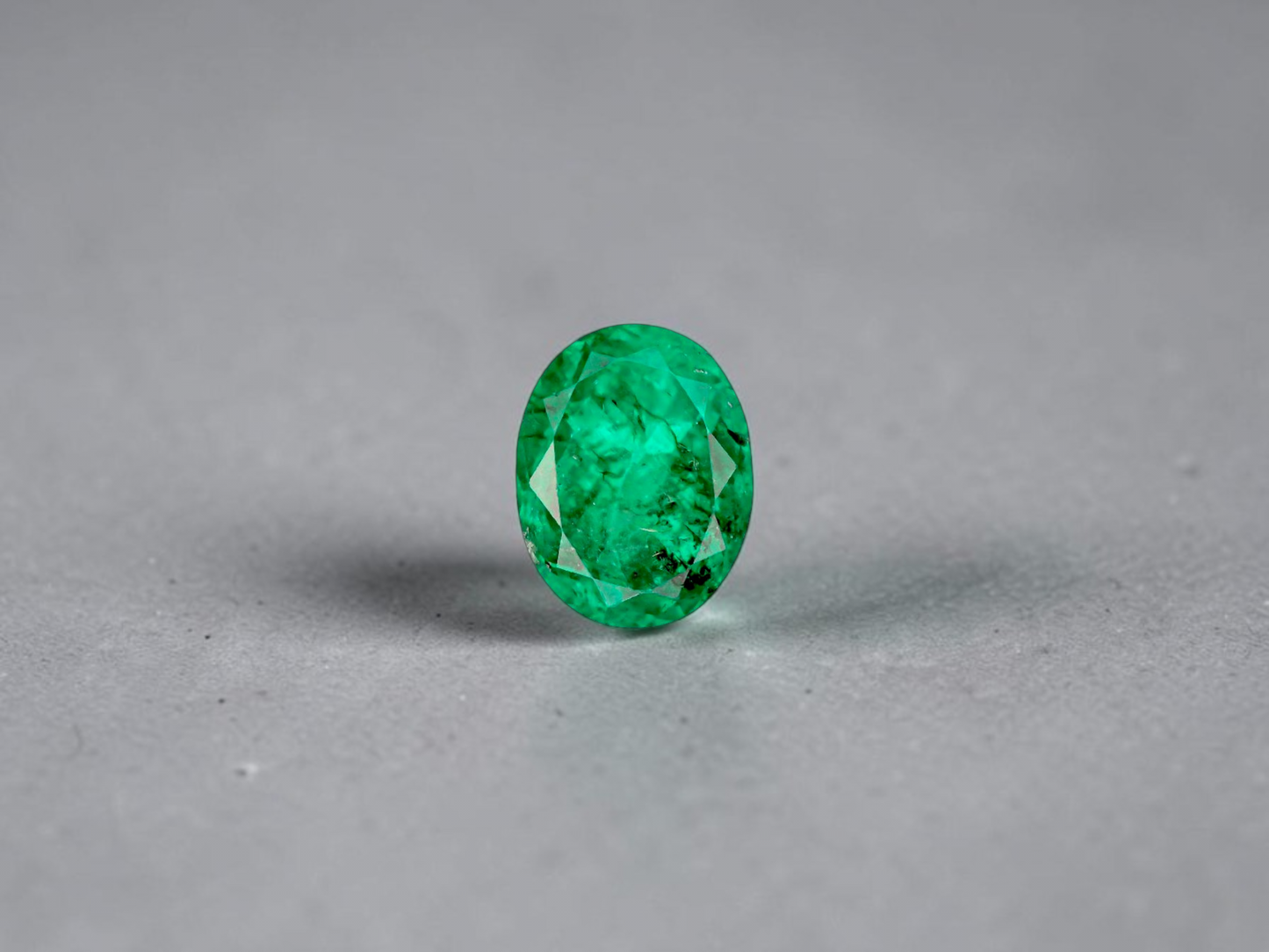 GIA Certified 1.25 cts. Moderate Oil Vivid Muzo Green (Columbia) Emerald Oval Shape Loose Stone LS81