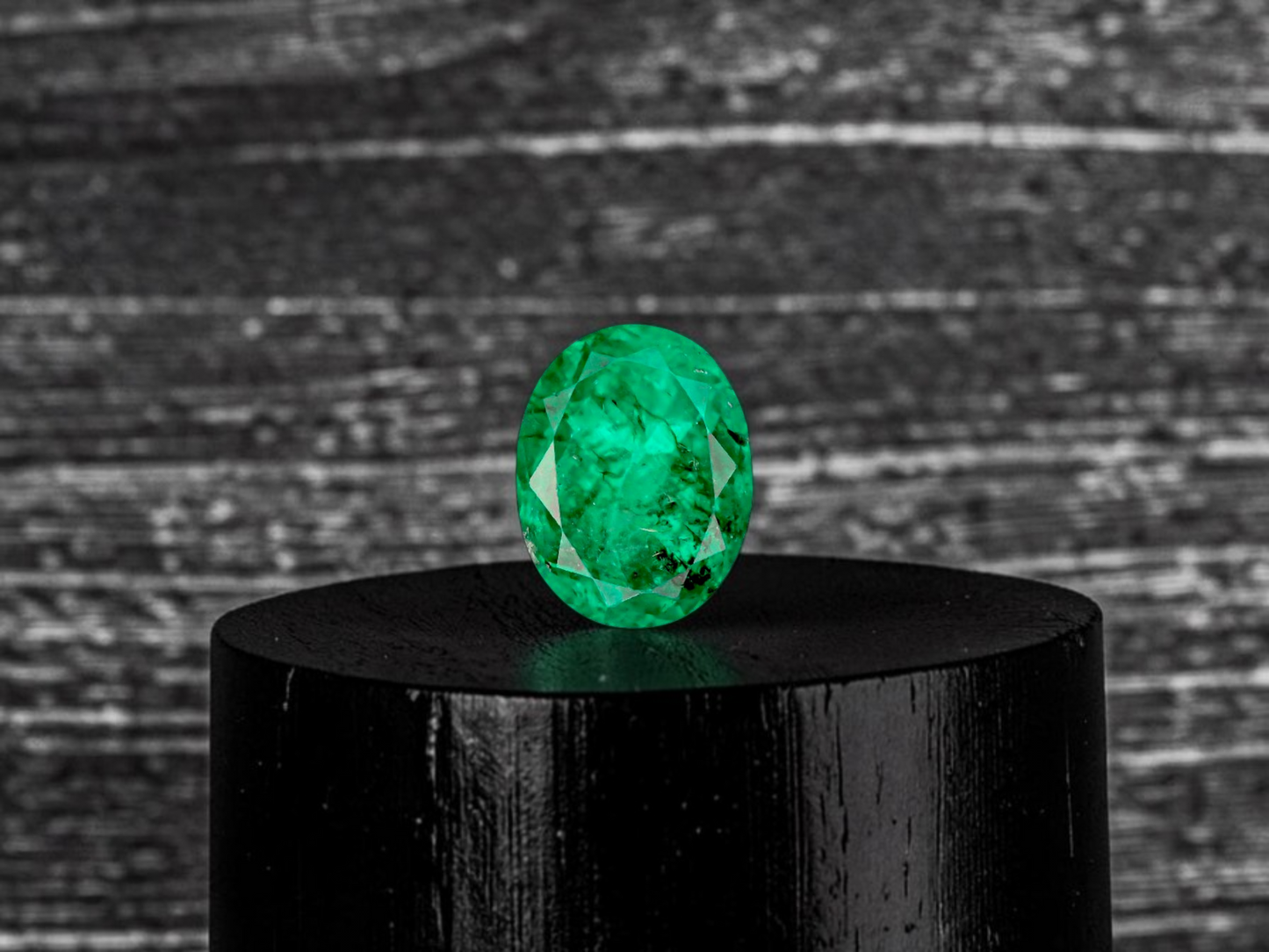 GIA Certified 1.25 cts. Moderate Oil Vivid Muzo Green (Columbia) Emerald Oval Shape Loose Stone LS81