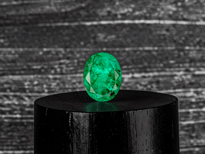 GIA Certified 1.25 cts. Moderate Oil Vivid Muzo Green (Columbia) Emerald Oval Shape Loose Stone LS81