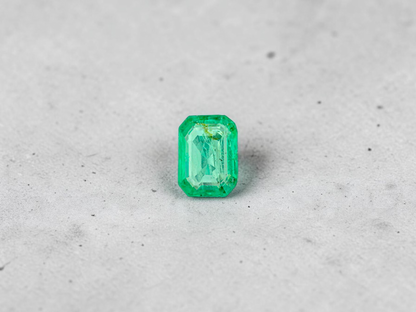 GIA Certified 1.98 cts Minor Oil Bright Green (Columbia) Emerald Octagon Shape Loose Stone LS82