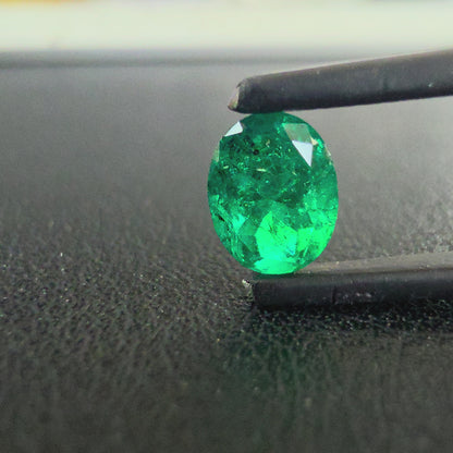 GIA Certified 1.25 cts. Moderate Oil Vivid Muzo Green (Columbia) Emerald Oval Shape Loose Stone LS81