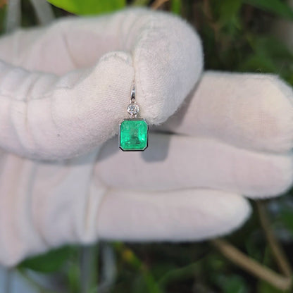 Kariya Certified 1.33 cts. Vivid Green Columbian Emerald Charm Pendant with 18K White Gold and White Diamonds - V2