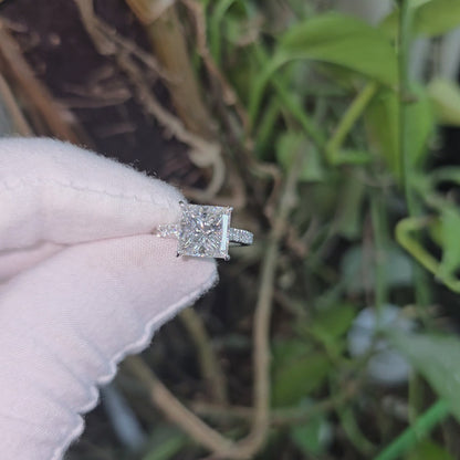 Ohime 4.01 cts. Natural Princess-Cut E i1 Diamond Cocktail Ring with Round White VVS Diamonds and 18K White Gold - GIA Certified-R10