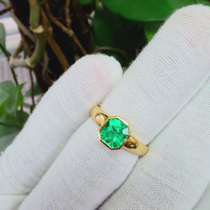 GIA Certified (F2) Choshi (Made in JAPAN) 1.61 cts. Bright Vivid Green Columbian Emerald Ring (with 18K Yellow Gold) Size US8.5  - R30