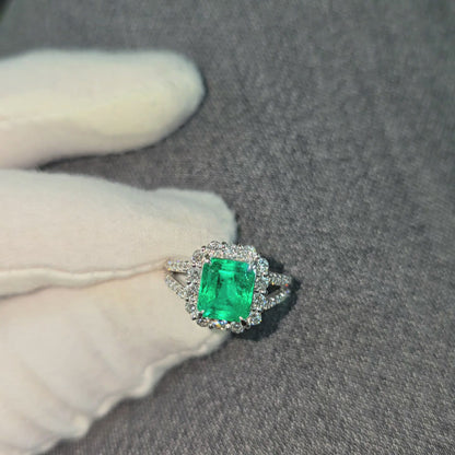 Handa MADE IN JAPAN Certified 2.34 cts. Minor Oil Vivid Green Columbian Emerald Ring with Platinum 900 and White Diamonds Size US6  - R14