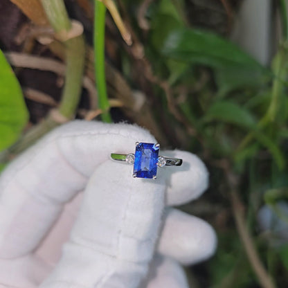 Tsushima Certified 2.02 cts. Natural Cornflower Blue Sapphire Ring with 18K White Gold and White Diamonds Size US 7.5  - R18
