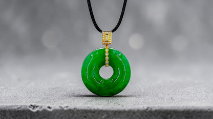 Obu Round Vivid-Imperial Green Burmese A-Jadeite 21.50 mm Donut Charm Pendant (with 18K Yellow Gold and White Diamonds) - Certified