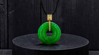Obu Round Vivid-Imperial Green Burmese A-Jadeite 21.50 mm Donut Charm Pendant (with 18K Yellow Gold and White Diamonds) - Certified