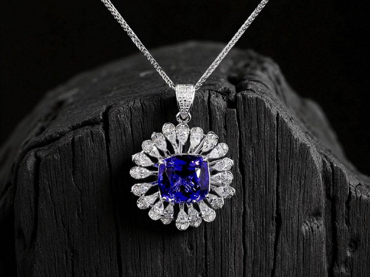 Teramo (4.94 cts.) Tanzanite and Natural Diamonds Pendant (with 18K White Gold)  - P3045