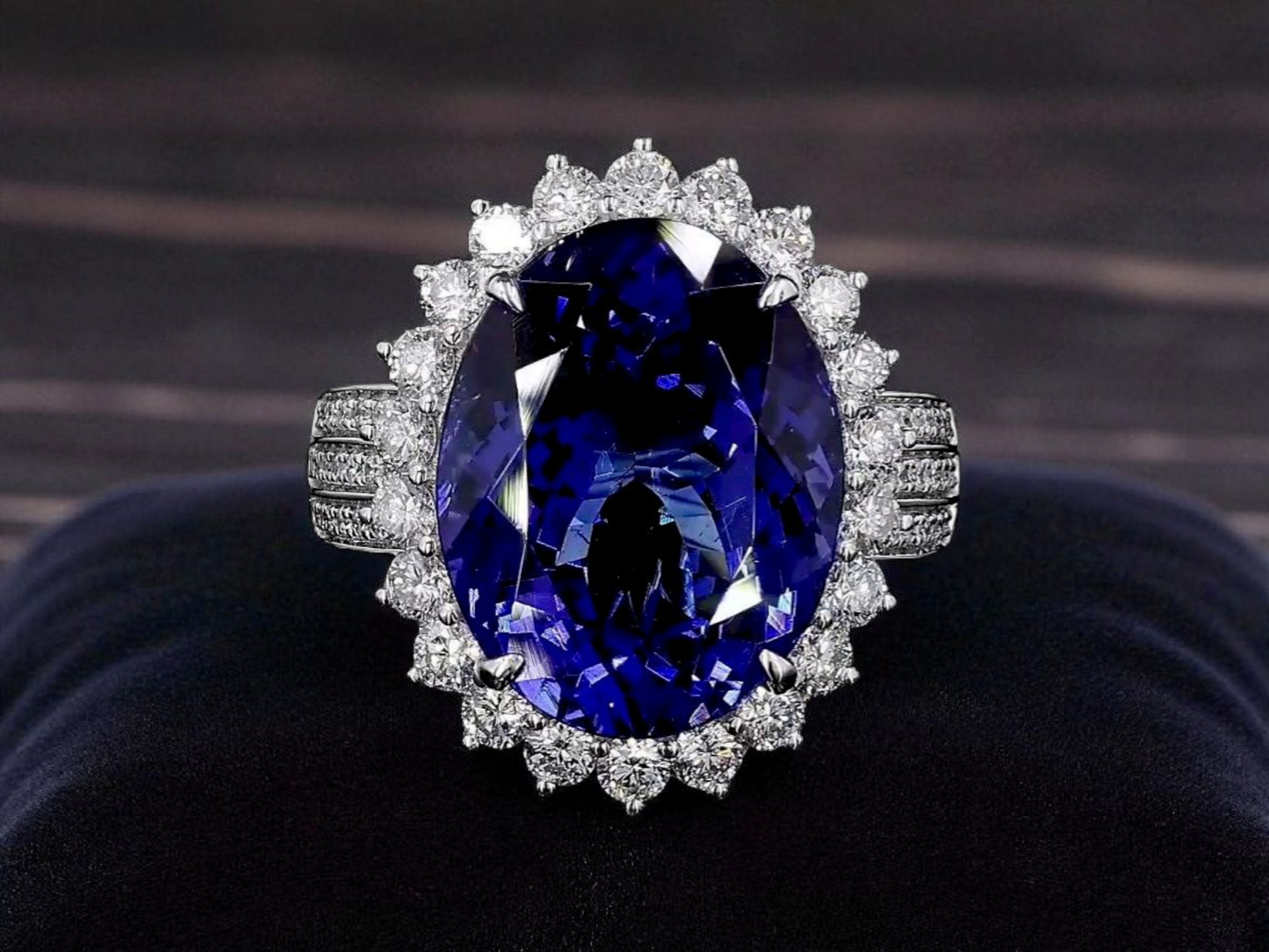 Avellino (13.50 cts.) Tanzanite and Natural Diamonds Ring (with 18K White Gold) -R3955